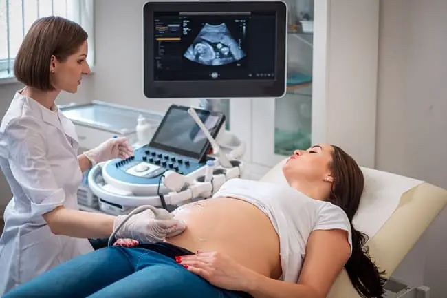 Ultrasonography test for fetus-using sound waves